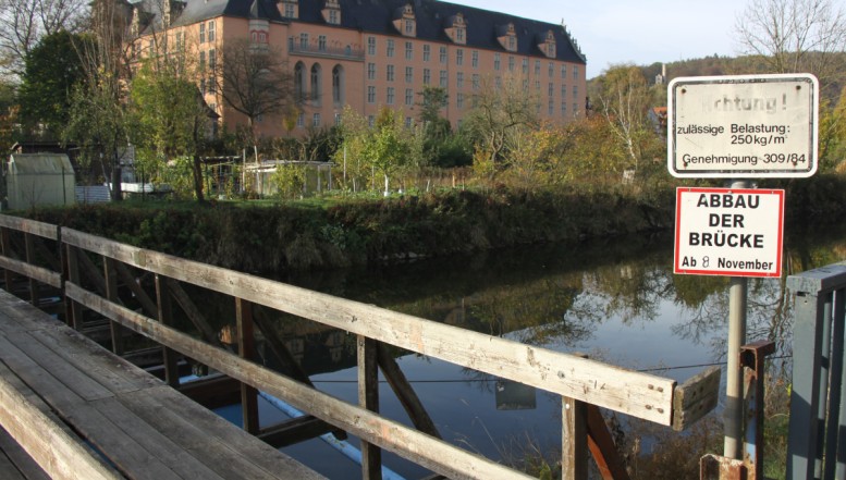 Abbau der Behelfsbrücke zum Blümer Werder