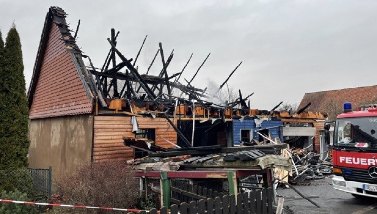 Feuer in Lenglern - Ehemalige Tischlerei brennt aus