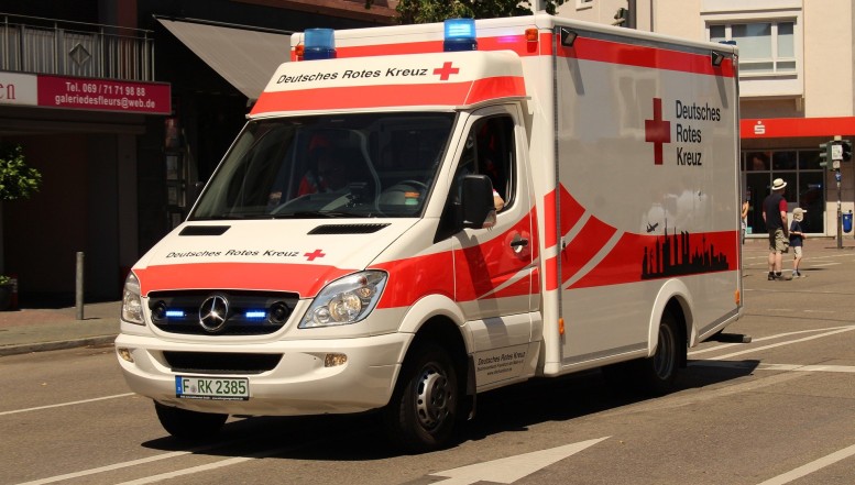 Frontalzusammenstoß auf B 3 bei Bovenden - Zwei Menschen schwer, zwei weitere leicht verletzt