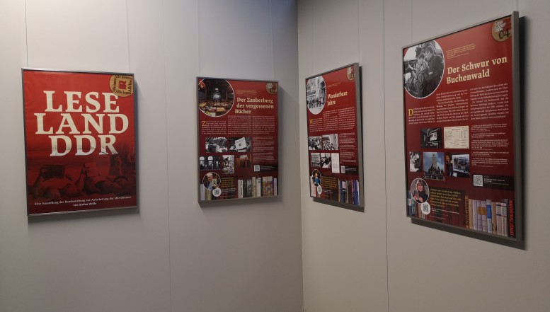 Leseland DDR - Neue Sonderausstellung mit Leseecke im Grenzmuseum Schifflersgrund