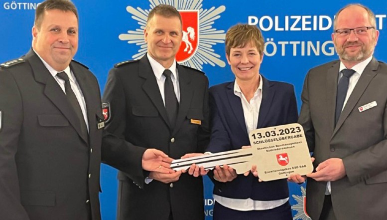 Offizielle Schlüsselübergabe bei der Autobahnpolizei
