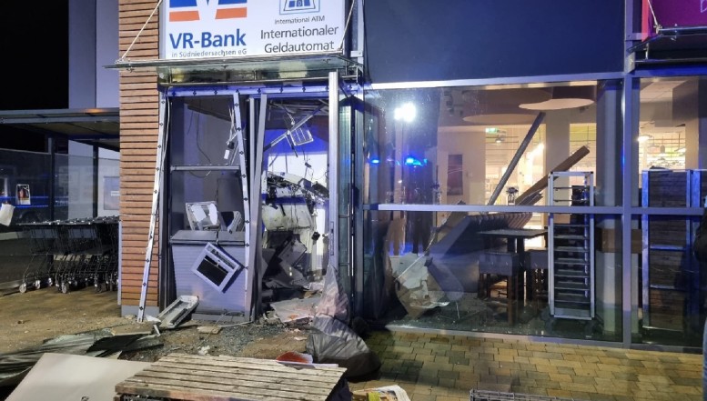 Unbekannte sprengen Geldautomaten in Hann. Münden