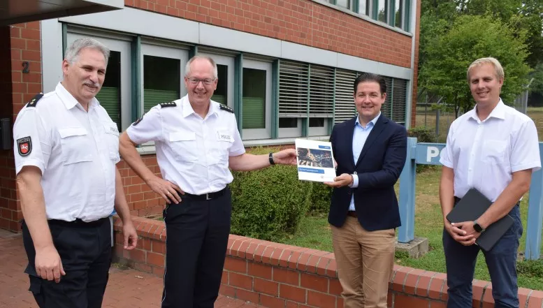 Antrittsbesuch und Übergabe Sicherheitsbericht - Göttinger Landrat Marcel Riethig besucht Polizeiinspektion Göttingen