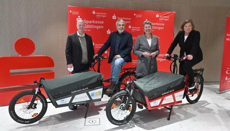 Fuchs und Dachs in freier Wildbahn