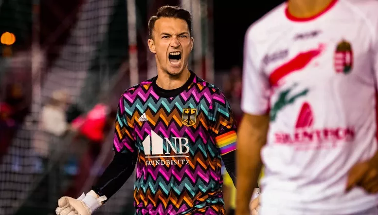 Kim Sippel: Torwart, Kapitän, WELTMEISTER