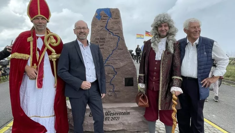 StartseitemeinMÜNDENDie Geschichte hinter den zwei Wesersteinen  Die Geschichte hinter den zwei Wesersteinen